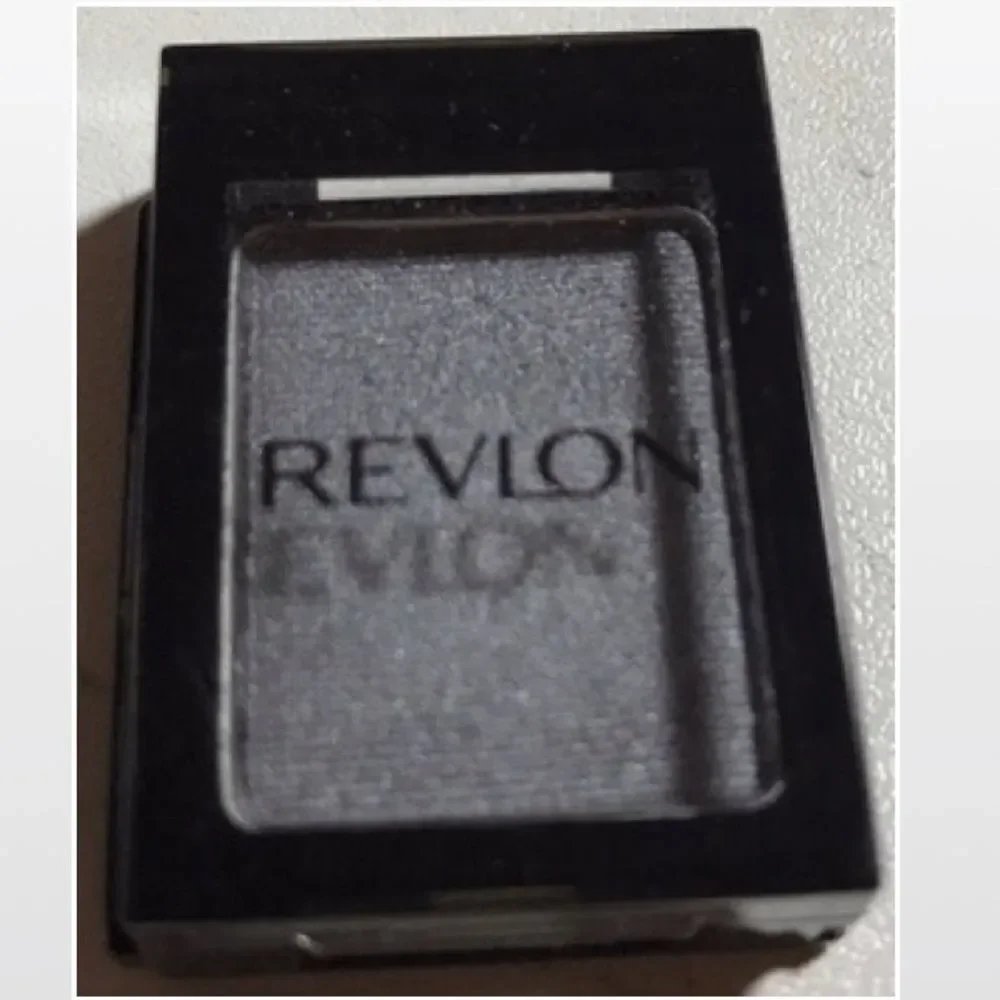New Revlon Eyeshadow Womens Make Up Gunmetal Grey Satin Eyes Cosmetic NWT